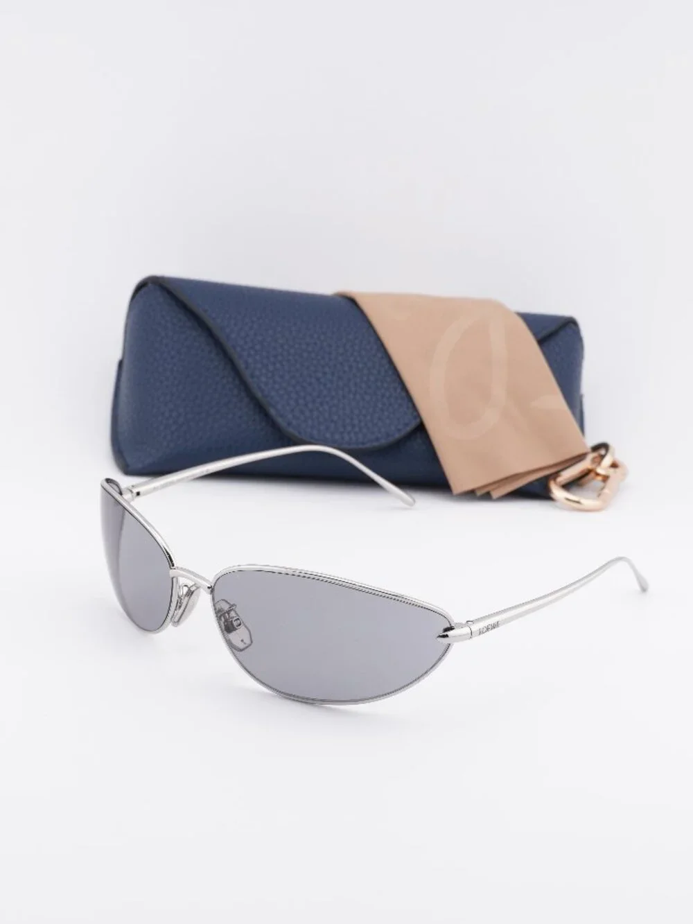 Loewe LW40164U 16A Oval Sunglasses – Silver\Grey